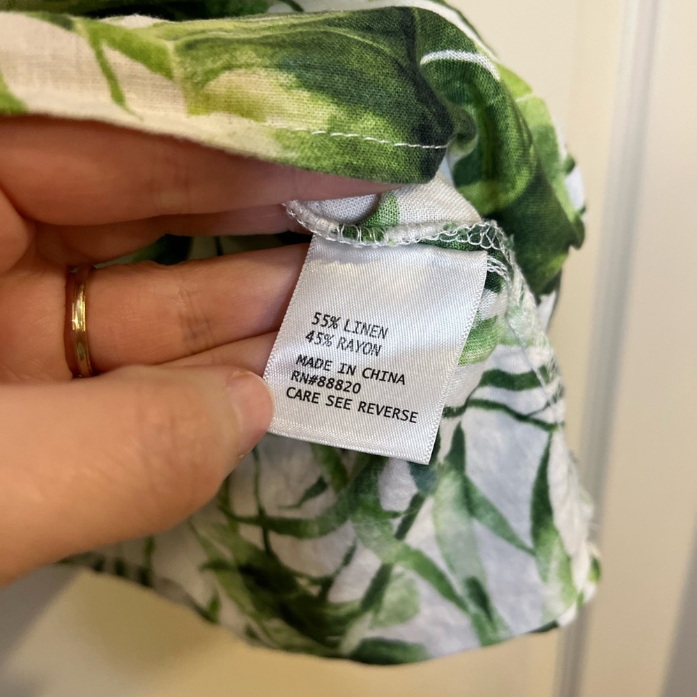 Panama Jack Green & White Tropical Button-Front Camisole - Picture 5 of 6